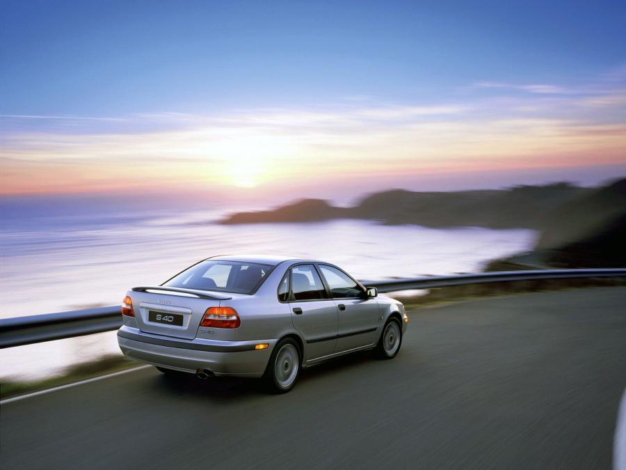  Volvo S40 1999 года  (фото 4 из 17)